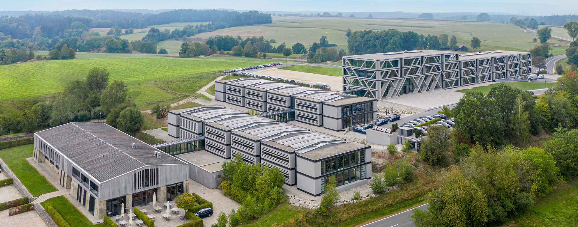 IGZ am Hauptsitz in Falkenberg, Perspektive von oben über alle Gebäude